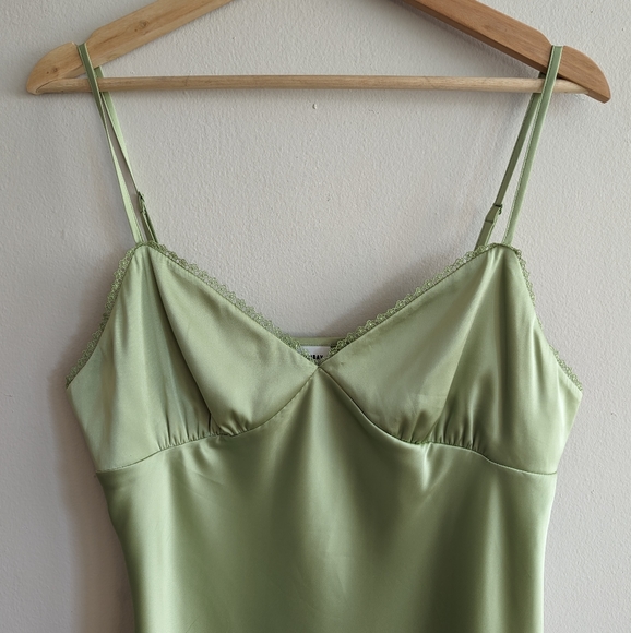 Sunday Best Rae V-neck slip dress - Picture 5 of 9
